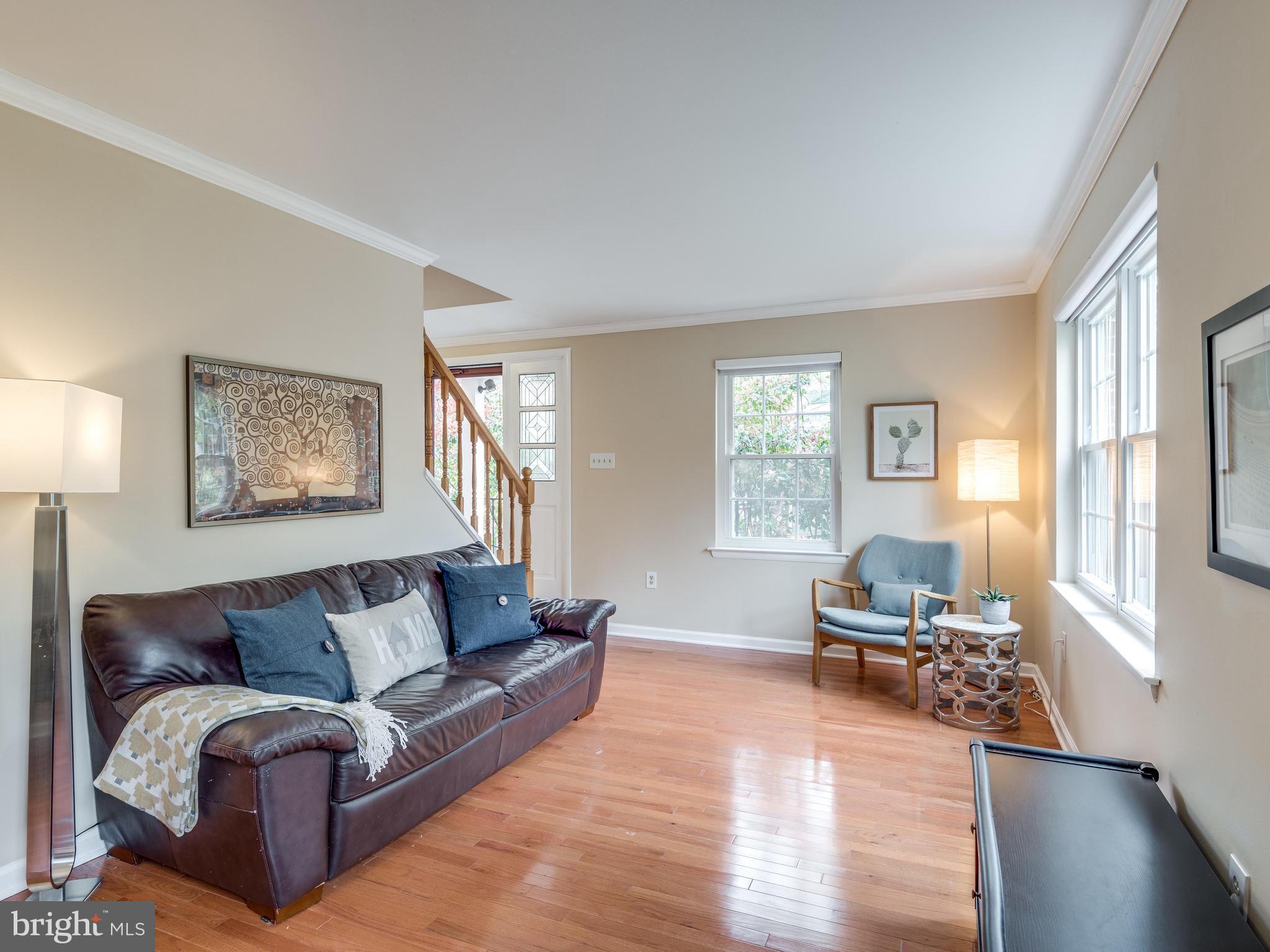 2230 Gunsmith Square Reston, VA 20191 - Photo 11 of 30 Sunny Living Room