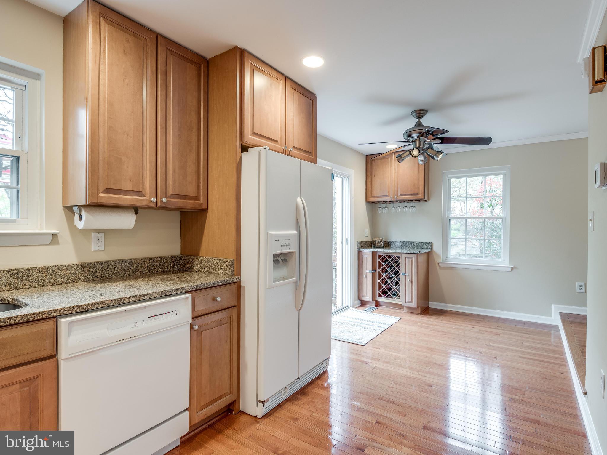 2230 Gunsmith Square Reston, VA 20191 - Photo 6 of 30 Updated Eat Kitchen with Wine Bar