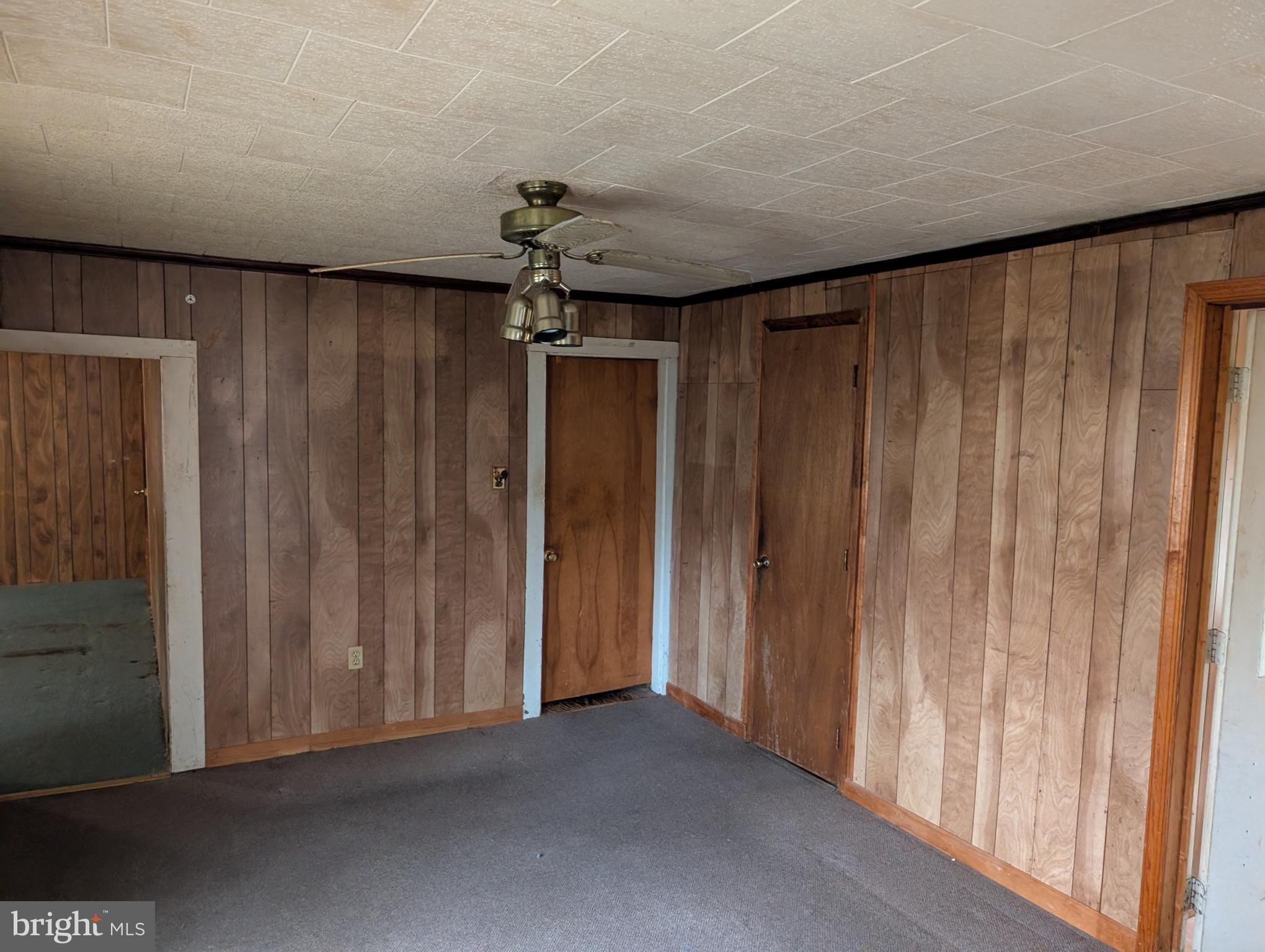 6 West State Street Delmar, MD 21875 - Photo 5 of 10 a view of a hallway