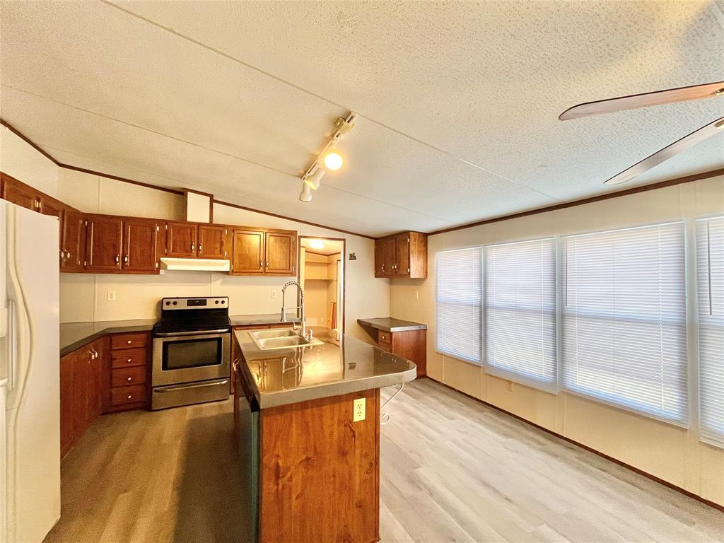 258 P R 2698 Alvord, TX 76225 - Photo 6 of 40
