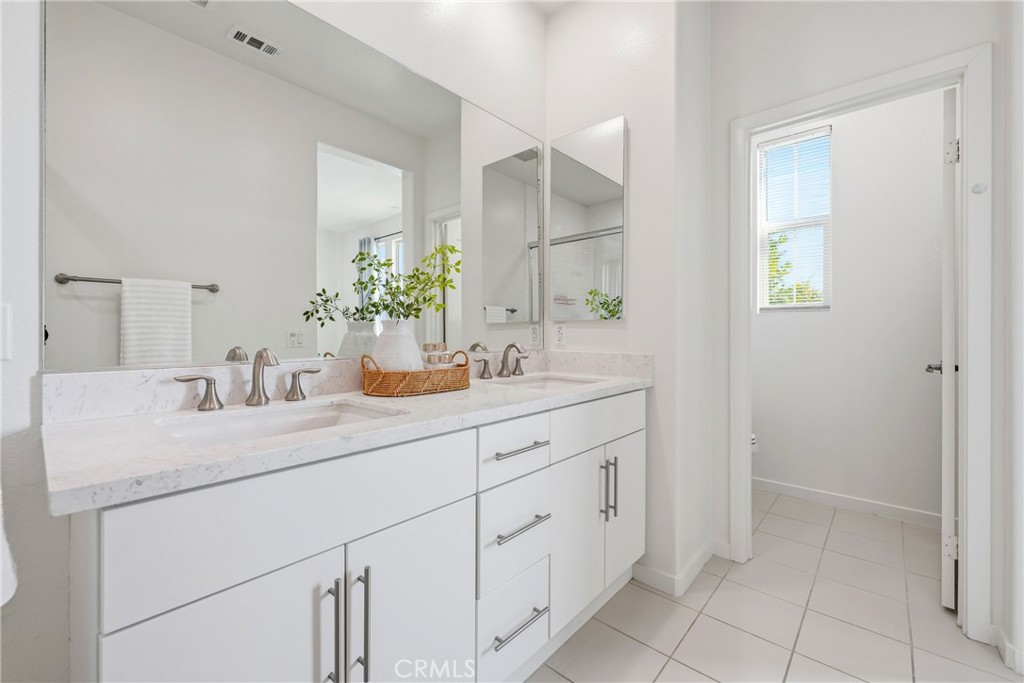 125 Mongoose Irvine, CA 92618 - Photo 24 of 30