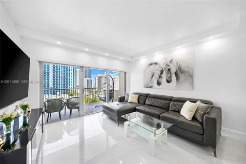 $480,000 | 1985 South Ocean Drive, Unit 10B, Hallandale Beach, FL 33009