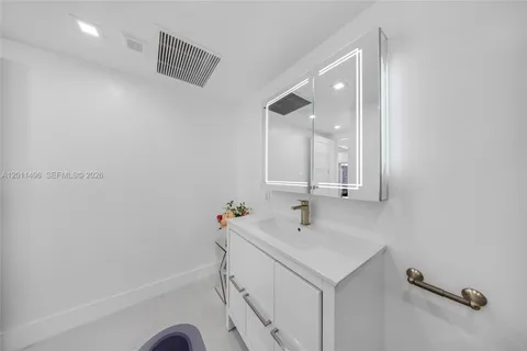 $480,000 | 1985 South Ocean Drive, Unit 10B, Hallandale Beach, FL 33009
