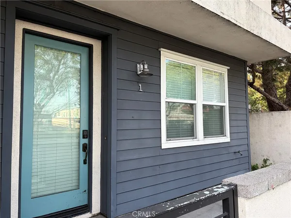 $829,000 | 1410 North Harbor Boulevard, Unit 1, Santa Ana, CA 92703