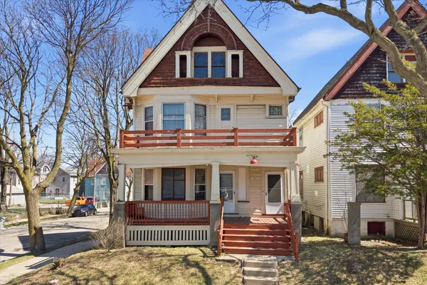 $179,900 | 3176 North Richards Street, Unit 3178, Milwaukee, WI 53212