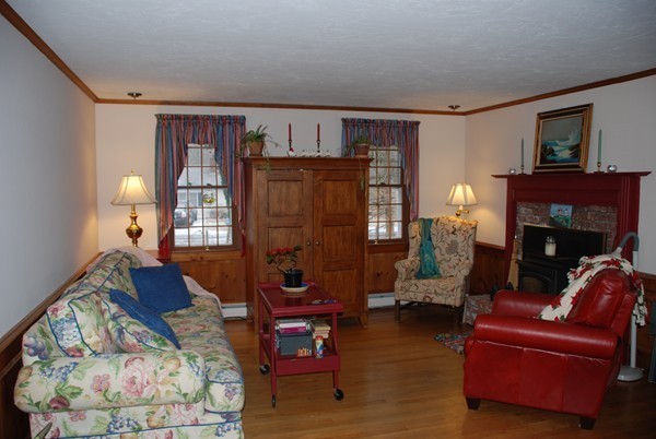 36 Woodridge Road Sandwich, MA 02537 - Photo 3 of 17