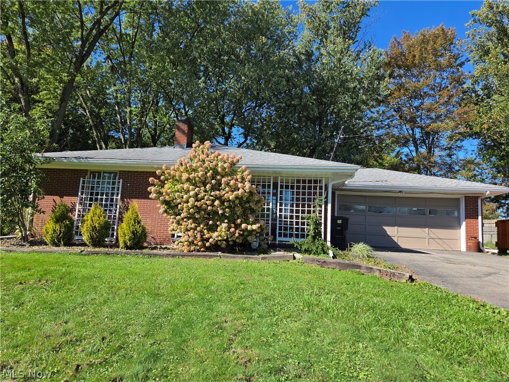 1367 North Road Northeast Warren, OH 44483 - Photo 2 of 2 Gallery Image 2