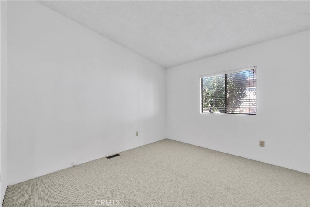 1010 Terrace Road, Unit 17 San Bernardino, CA 92410 - Photo 18 of 40