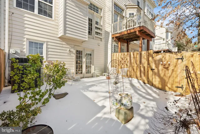 $735,000 | 426 Stanton Place, Alexandria, VA 22304