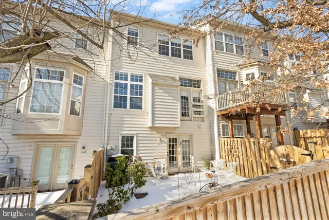 $735,000 | 426 Stanton Place, Alexandria, VA 22304