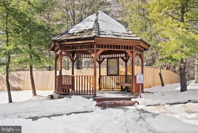 $735,000 | 426 Stanton Place, Alexandria, VA 22304