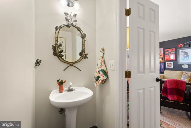 $735,000 | 426 Stanton Place, Alexandria, VA 22304