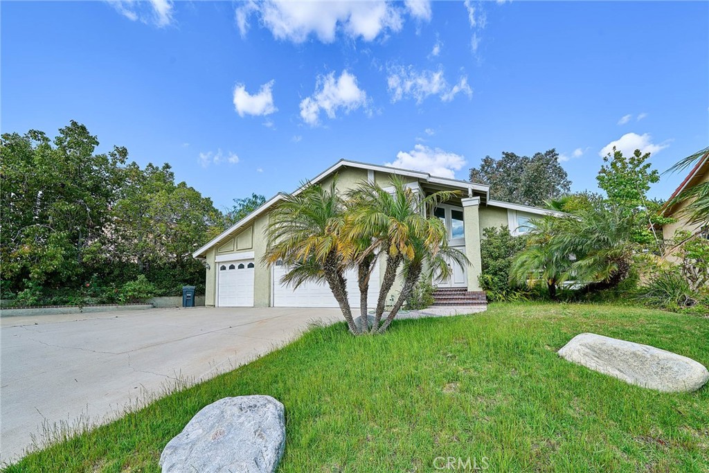 1348 Rolling Knoll Road Diamond Bar, CA 91765 - Photo 3 of 55