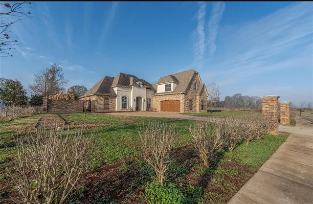 $609,000 | 1309 Anna Lane, Alexandria, LA 71303