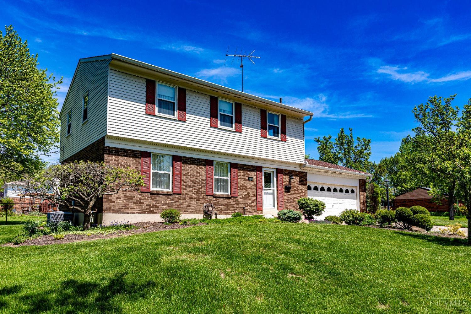 918 Yorkhaven Road Springdale, OH 45240 - Photo 2 of 28