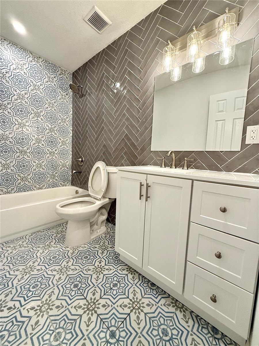 4438 East Riverside Drive Fort Myers, FL 33905 - Photo 8 of 13