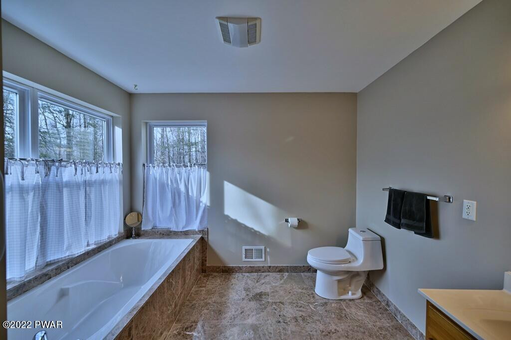 124-23 Ridge Circle Greentown, PA 18426 - Photo 47 of 84