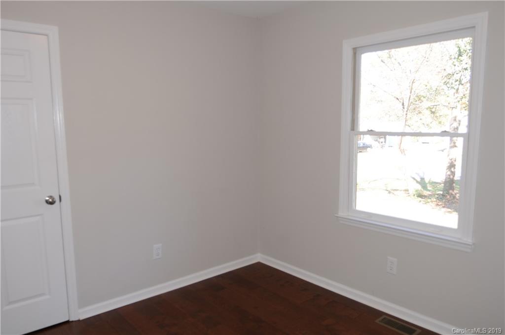 621 Durham Road Stanley, NC 28164 - Photo 11 of 23 Gallery Image 11