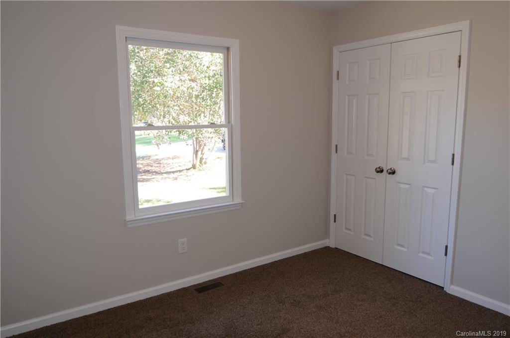 621 Durham Road Stanley, NC 28164 - Photo 7 of 23 Gallery Image 7
