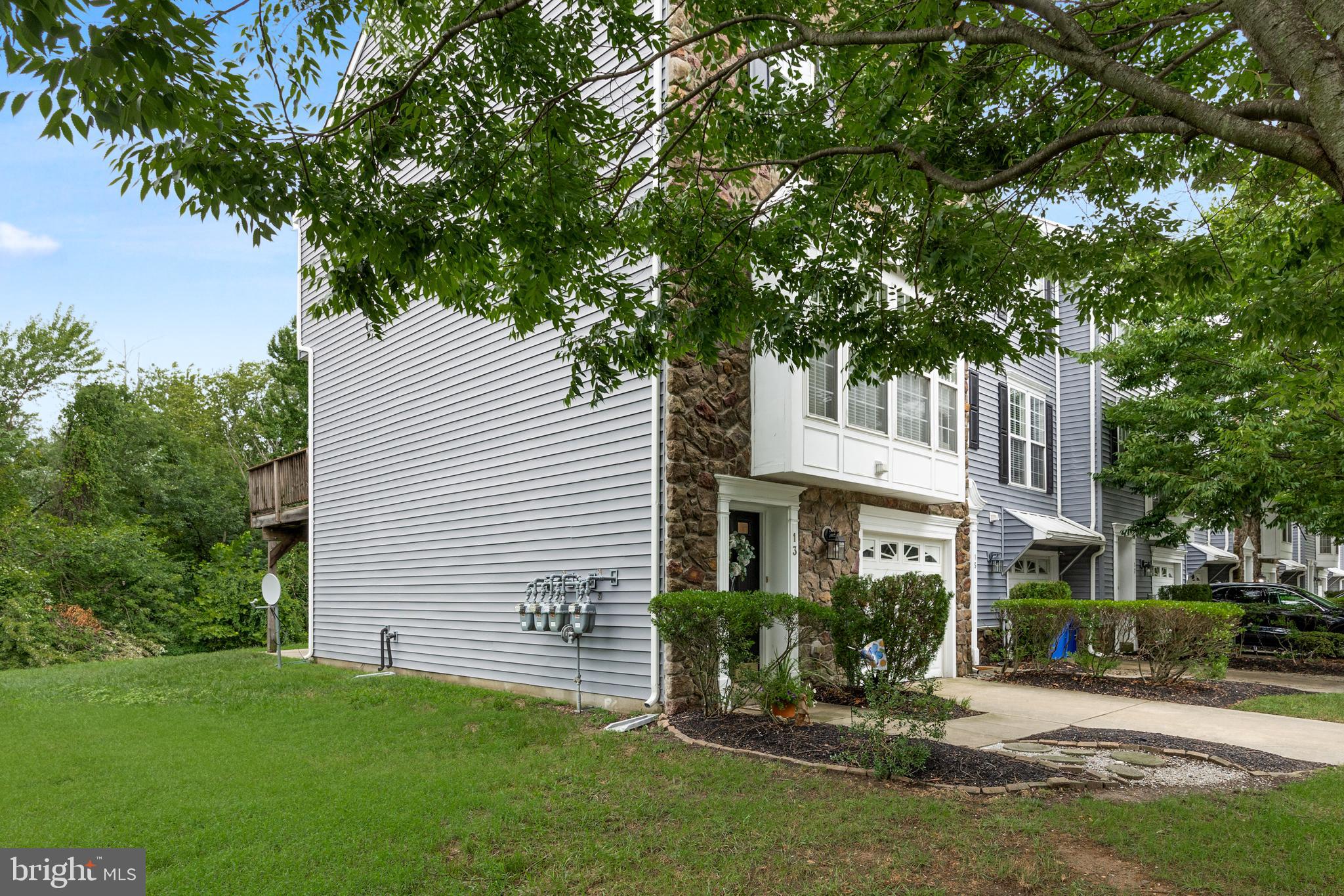 13 Falcon Lane Delanco, NJ 08075 - Photo 2 of 34