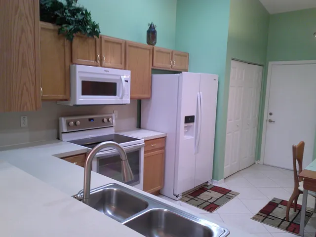 $420,000 | 9492 Swansea Lane, West Palm Beach, FL 33411