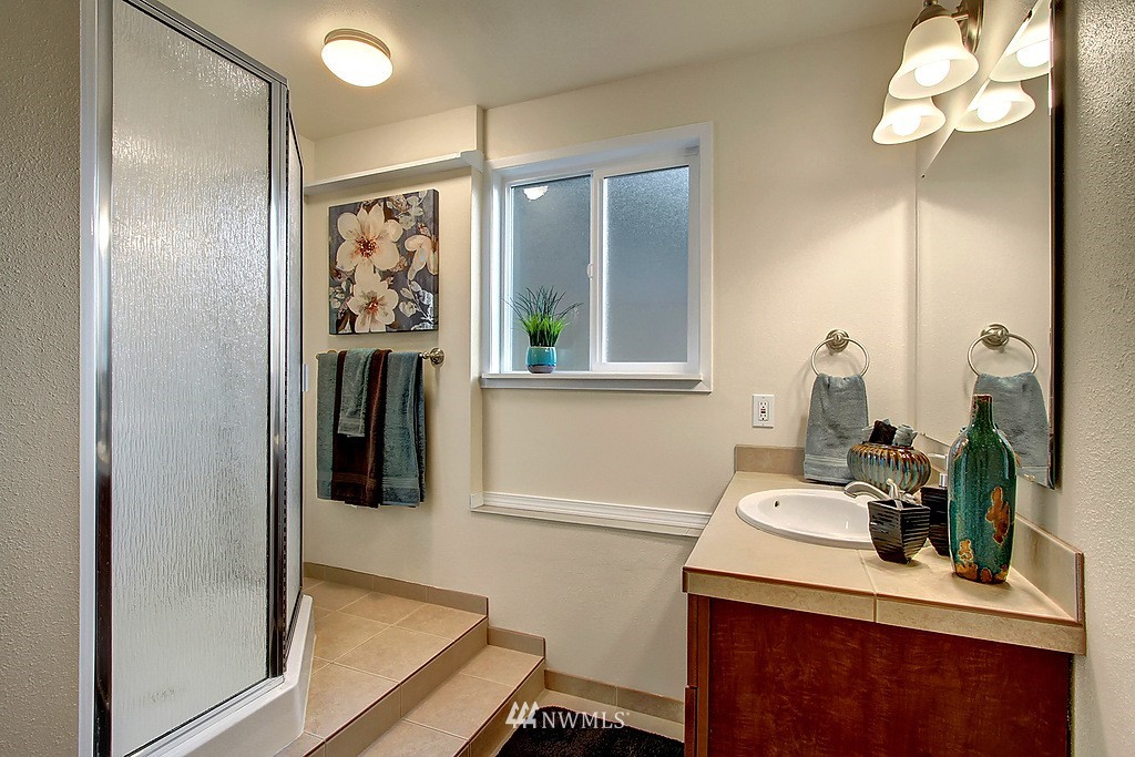 7010 174th Street Southwest Edmonds, WA 98026 - Photo 14 of 18