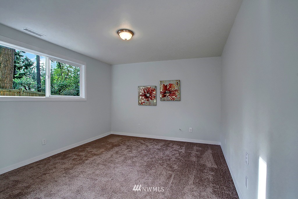 7010 174th Street Southwest Edmonds, WA 98026 - Photo 15 of 18
