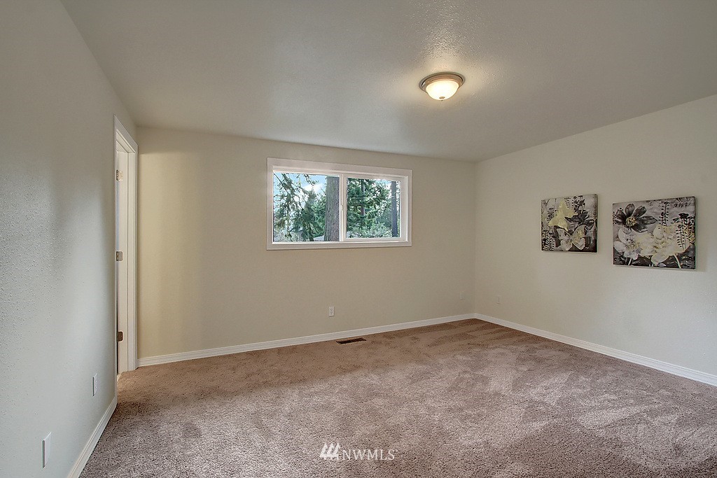 7010 174th Street Southwest Edmonds, WA 98026 - Photo 7 of 18
