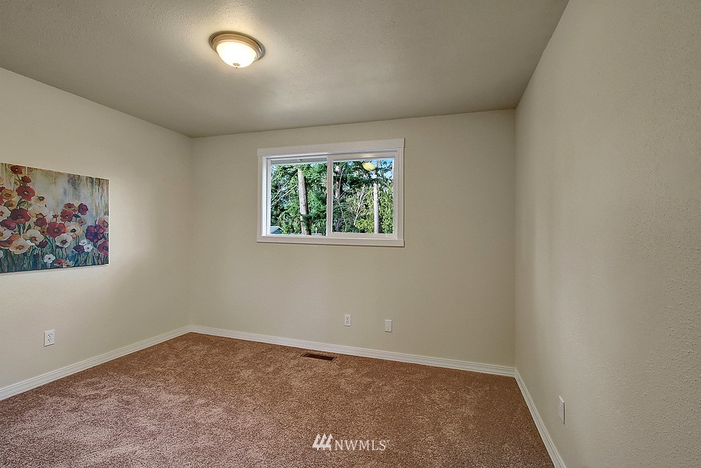 7010 174th Street Southwest Edmonds, WA 98026 - Photo 9 of 18