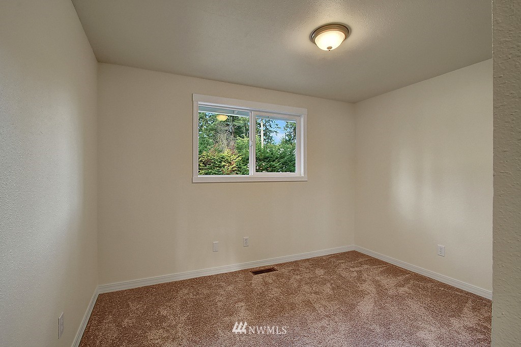 7010 174th Street Southwest Edmonds, WA 98026 - Photo 10 of 18