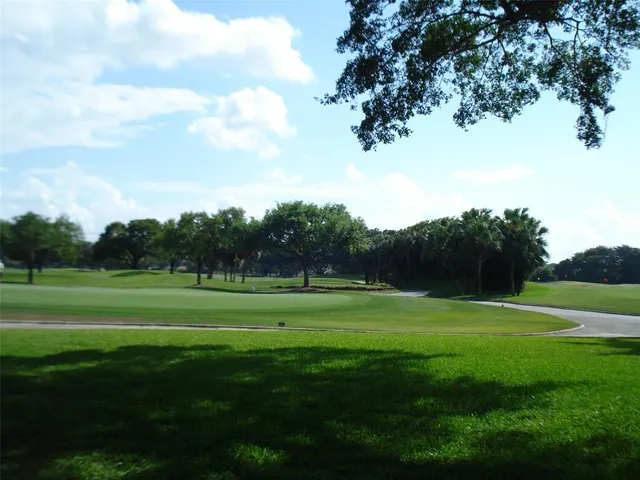 $2,700 | 9000 Jacaranda Lane, Unit 207, Plantation, FL 33324