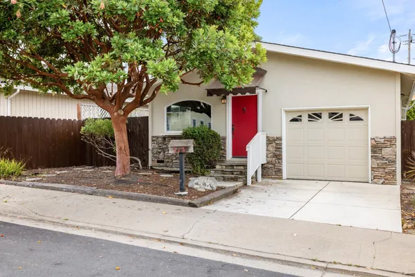 $1,595,000 | 514 7th Street, Pacific Grove, CA 93950