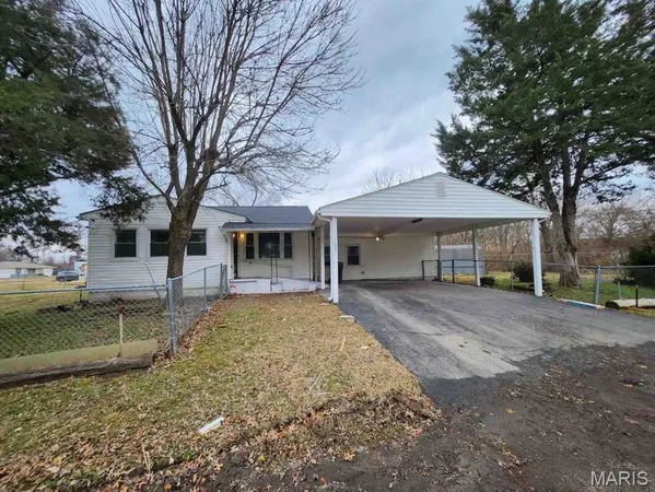 $99,000 | 5948 Piat Place, East St. Louis, IL 62203