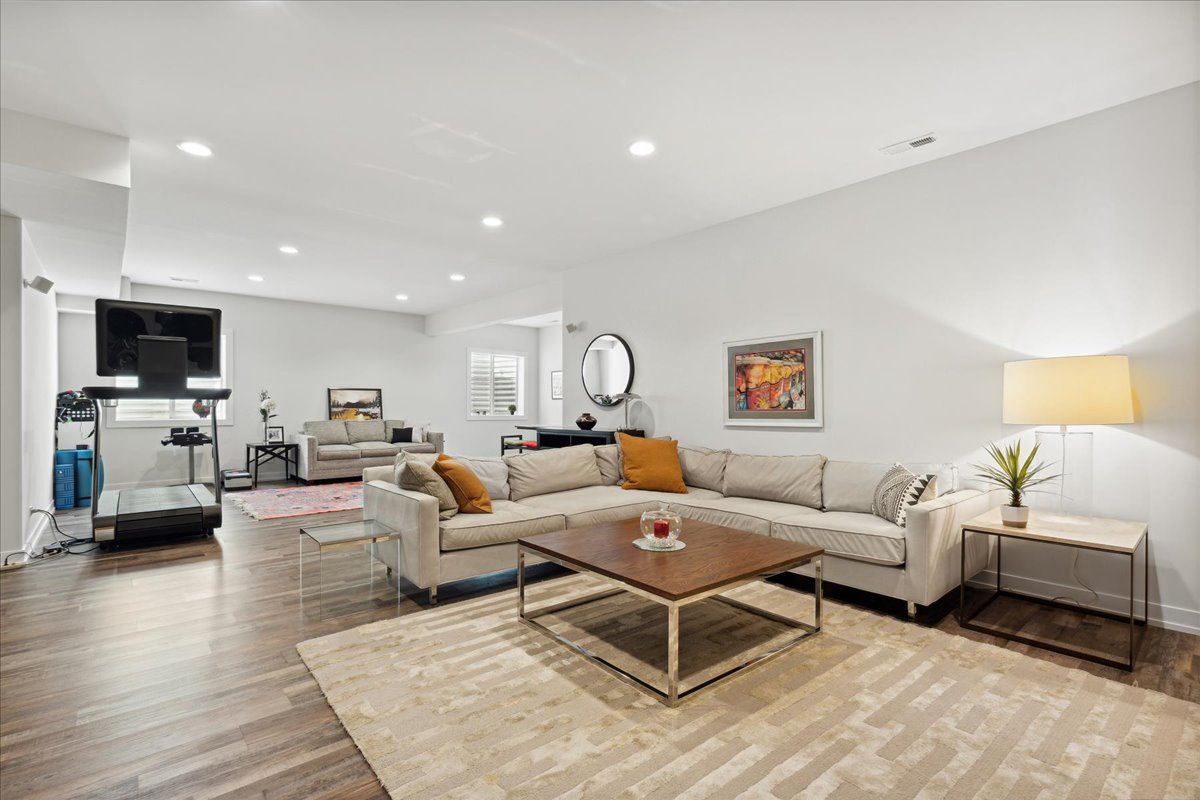 761 County Line Road Highland Park, IL 60035 - Photo 28 of 36 a living room with furniture and a flat screen tv