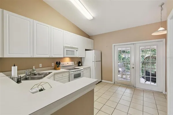 $249,000 | 145 Reserve Circle, Unit 205, Oviedo, FL 32765