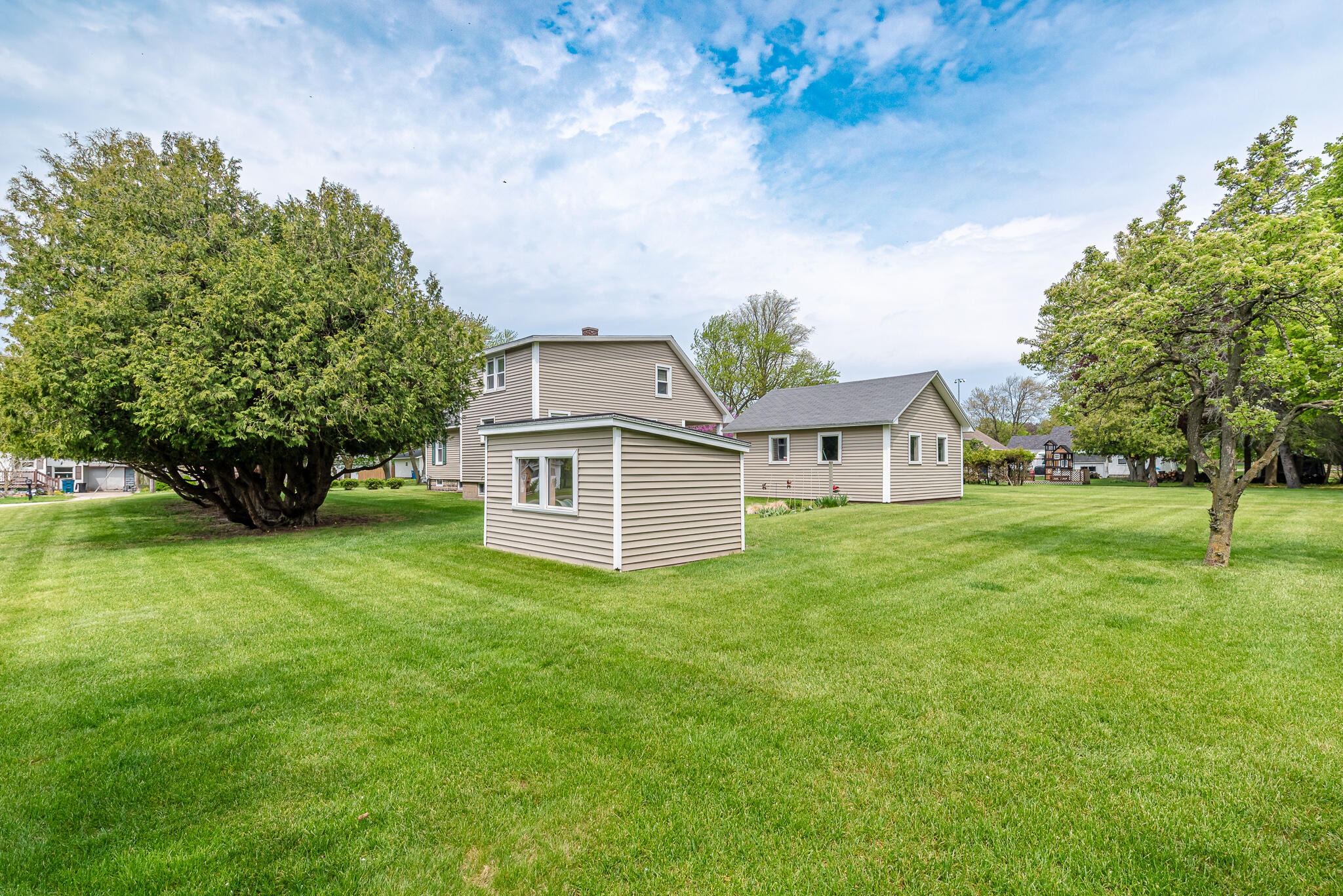 817 Oak Street Manistee, MI 49660 - Photo 31 of 39 RHPRE_260518_031