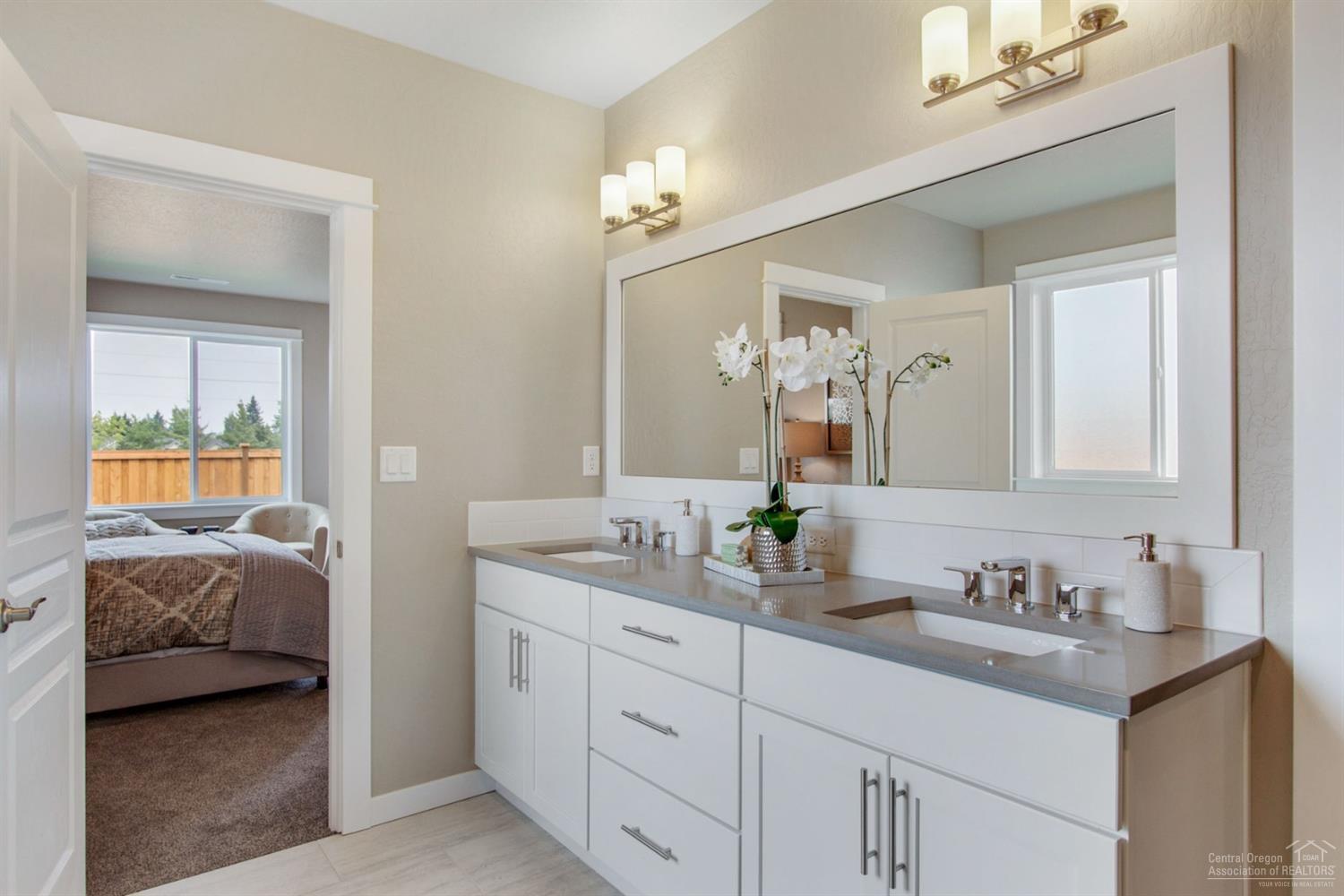 3517 Southwest Antelope Court Redmond, OR 97756 - Photo 19 of 24 Additional Photo