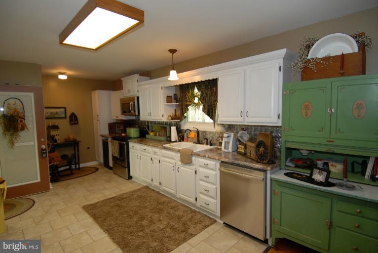 10538 Rixeyville Road Culpeper, VA 22701 - Photo 4 of 23 Kitchen
