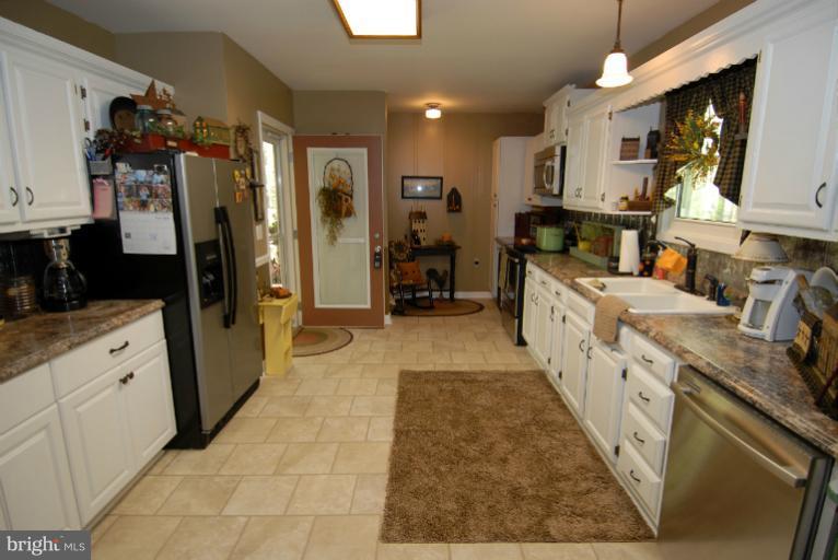 10538 Rixeyville Road Culpeper, VA 22701 - Photo 7 of 23 Kitchen