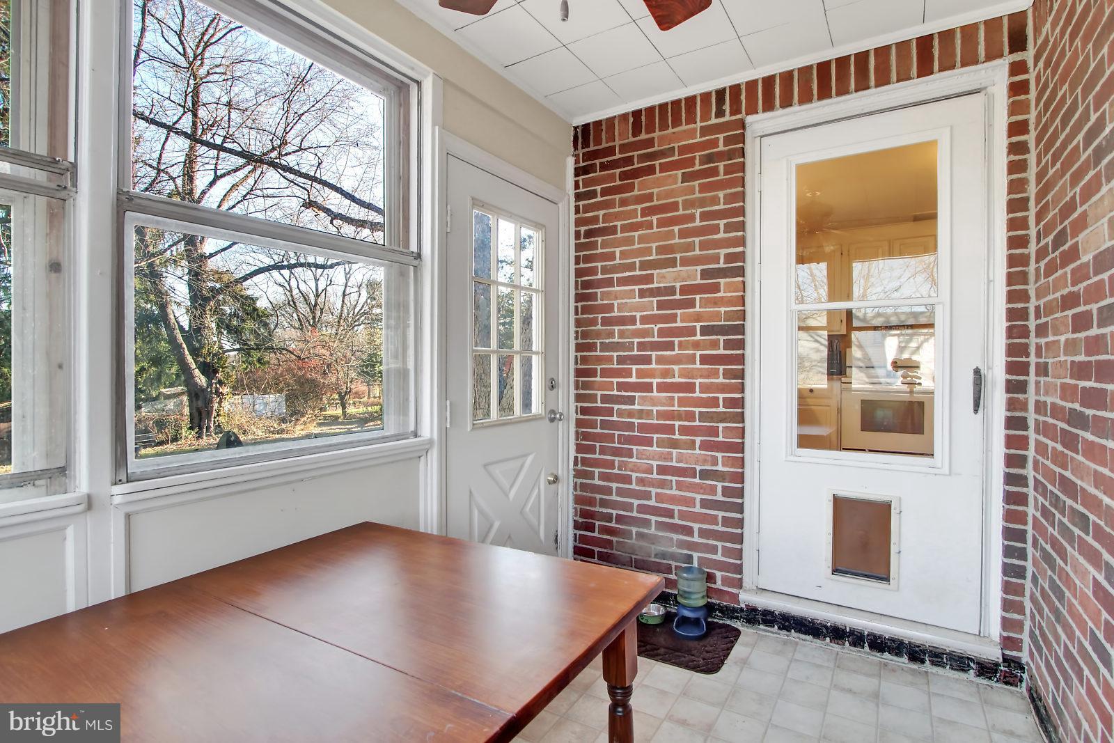 611 Locust Grove Road York, PA 17402 - Photo 11 of 26 Gallery Image 11