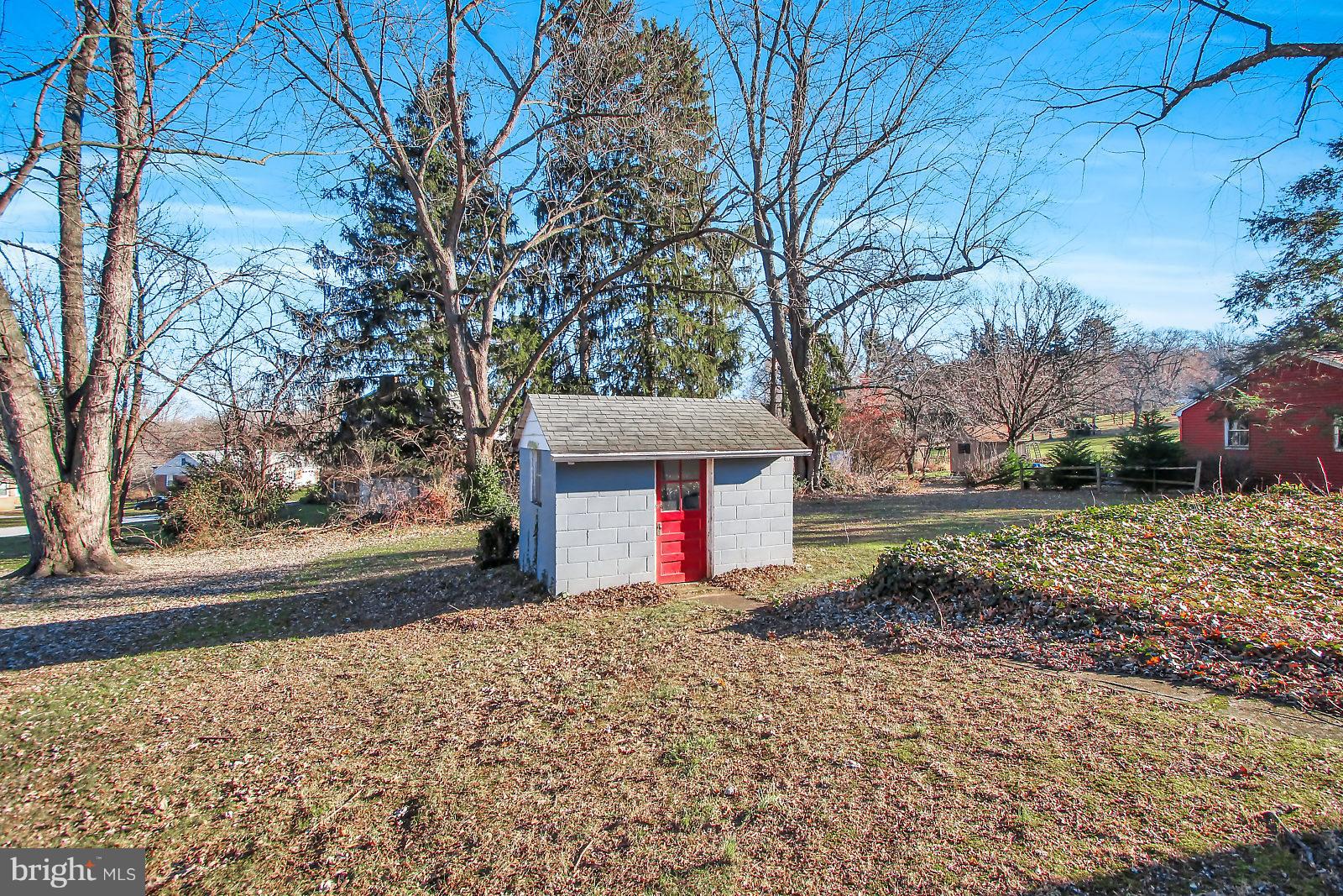 611 Locust Grove Road York, PA 17402 - Photo 22 of 26 Gallery Image 22