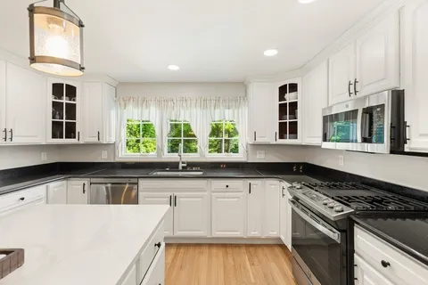 $899,900 | 5 Satucket Road, Rockland, MA 02370