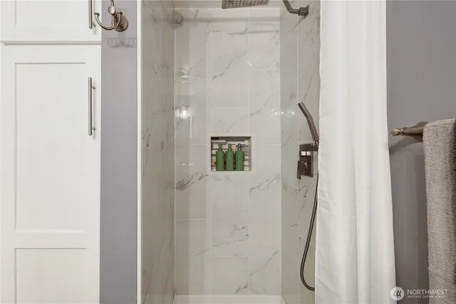 $775,000 | 4026 Stone Way North, Unit 501, Seattle, WA 98103