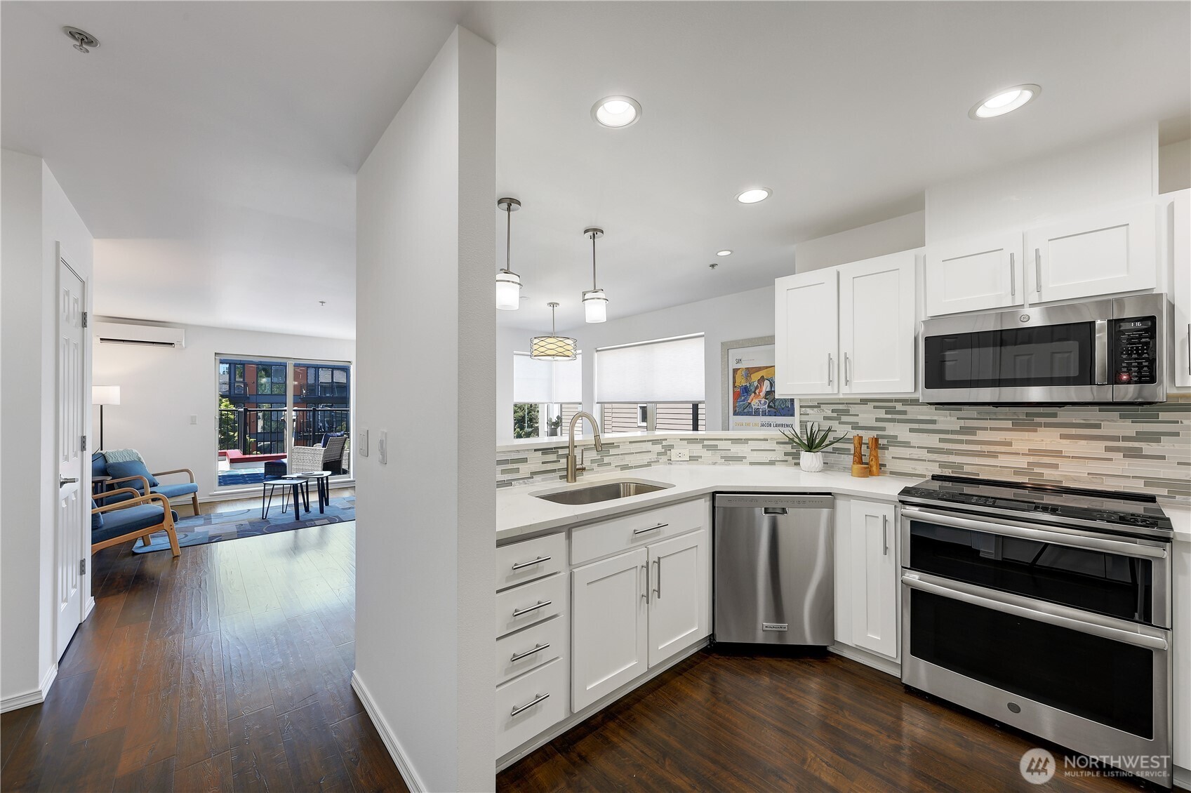 4026 Stone Way North, Unit 501 Seattle, WA 98103 - Photo 9 of 38