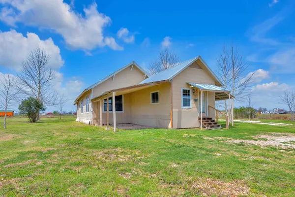 $380,000 | 10001 Farm To Market Road 1331, Taylor, TX 76574