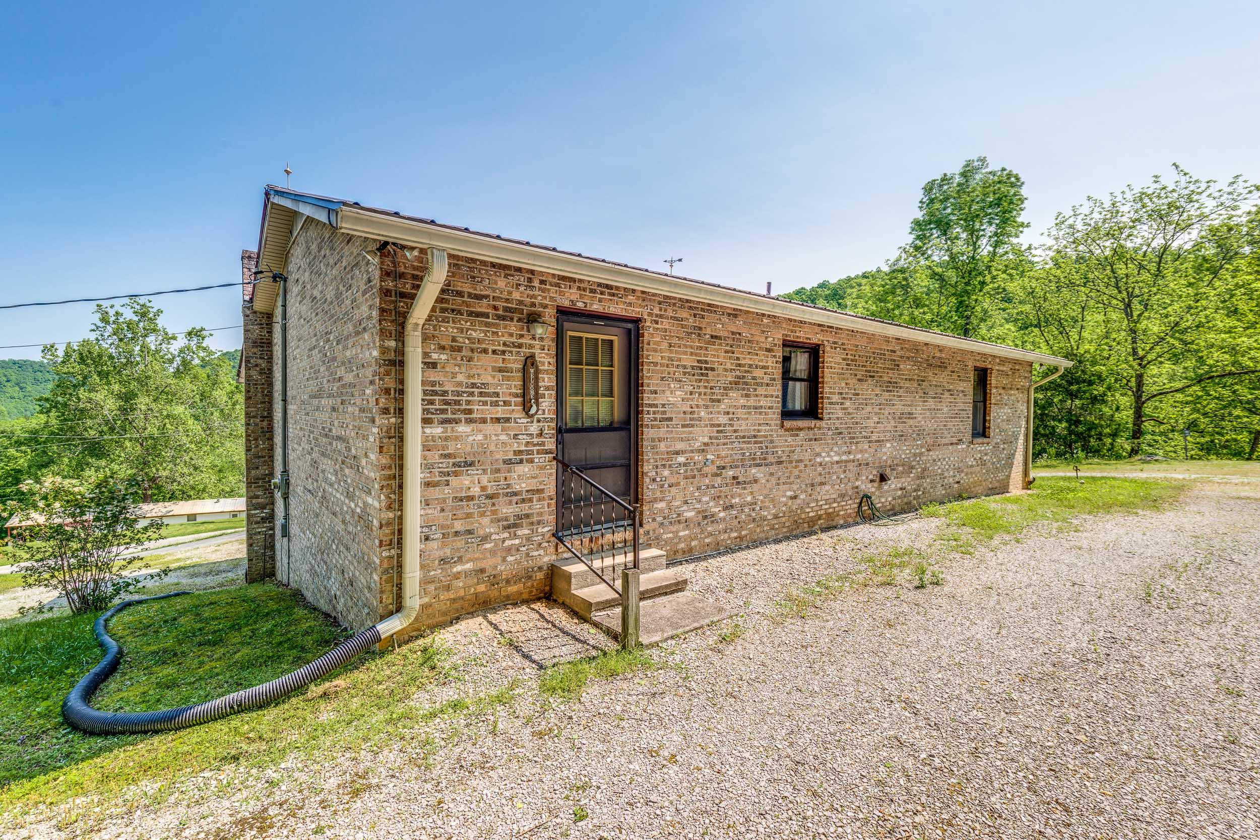 1078 Austin Lake Road Baxter, TN 38544 - Photo 3 of 18 a2Exterior-3-2
