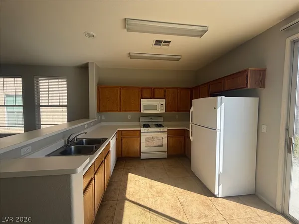 $1,800 | 2521 Rainbow Cactus Court, Las Vegas, NV 89106