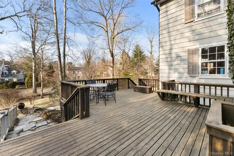 $1,850,000 | 2 Oakwood Place, Scarsdale, NY 10583