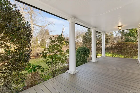 $1,850,000 | 2 Oakwood Place, Scarsdale, NY 10583