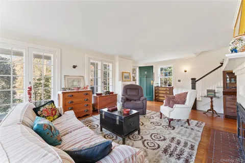 $1,850,000 | 2 Oakwood Place, Scarsdale, NY 10583